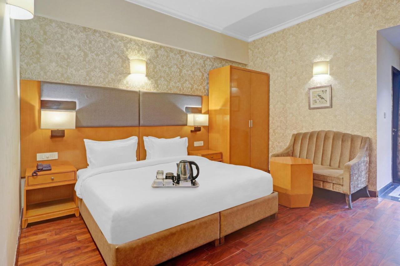 Oyo Townhouse 934 L'Elegant Hotel & Banquetby Ace Manor Ghaziabad Exterior foto