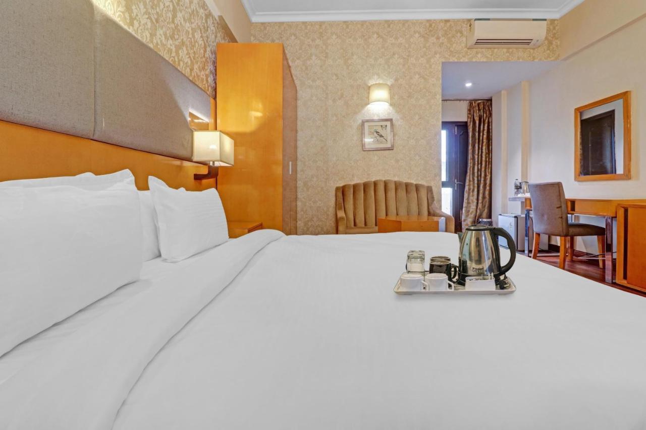 Oyo Townhouse 934 L'Elegant Hotel & Banquetby Ace Manor Ghaziabad Exterior foto